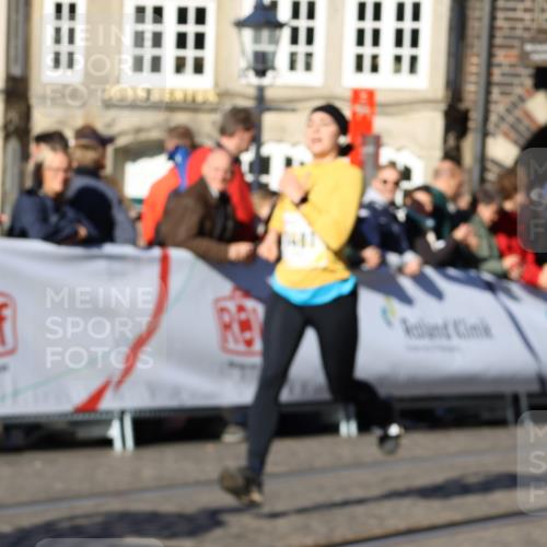 06.10.2024 - 19. swb-Marathon Bremen Strokosch-Dieckow http://msf.ph/oto/7372837 06.10.2024 10:42:49 Ziel 7128, 7197, 7259, 7906, 8313, 8481 meine-sportfotos.de