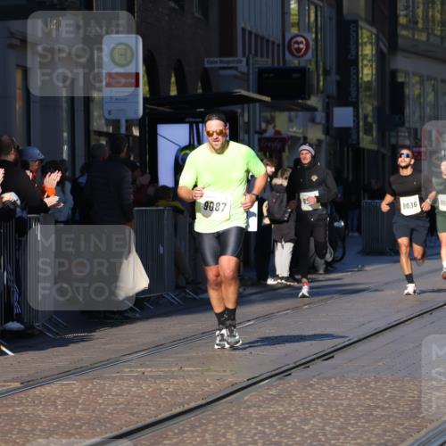 06.10.2024 - 19. swb-Marathon Bremen Strokosch-Dieckow http://msf.ph/oto/7372843 06.10.2024 10:39:45 Laufen 7649, 8341, 8447, 8627, 8974, 9036, 9087 meine-sportfotos.de