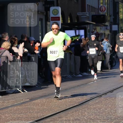 06.10.2024 - 19. swb-Marathon Bremen Strokosch-Dieckow http://msf.ph/oto/7372861 06.10.2024 10:39:46 Laufen 7649, 8341, 8447, 8627, 8784, 8974, 9036, 9087 meine-sportfotos.de