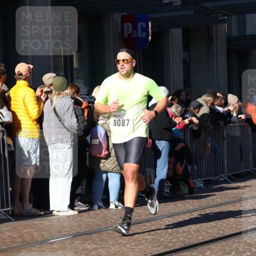 06.10.2024 - 19. swb-Marathon Bremen Strokosch-Dieckow http://msf.ph/oto/7372923 06.10.2024 10:39:50 Laufen 7649, 8341, 8447, 8627, 8726, 8784, 8974, 9036, 9087 meine-sportfotos.de