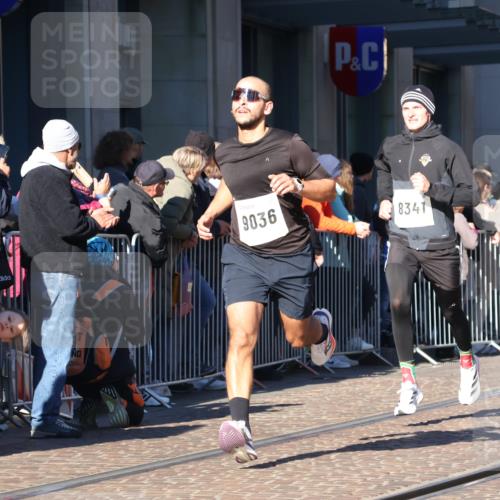 06.10.2024 - 19. swb-Marathon Bremen Strokosch-Dieckow http://msf.ph/oto/7372968 06.10.2024 10:39:52 Laufen 7649, 7738, 8341, 8447, 8627, 8726, 8784, 8974, 9036, 9087 meine-sportfotos.de