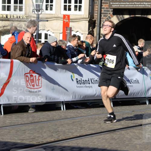 06.10.2024 - 19. swb-Marathon Bremen Strokosch-Dieckow http://msf.ph/oto/7372973 06.10.2024 10:42:52 Ziel 7128, 7197, 7259, 7906, 8228, 8313, 8481, 8905 meine-sportfotos.de