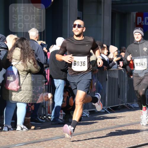 06.10.2024 - 19. swb-Marathon Bremen Strokosch-Dieckow http://msf.ph/oto/7372986 06.10.2024 10:39:52 Laufen 7649, 7738, 8341, 8447, 8627, 8726, 8784, 8974, 9036, 9087 meine-sportfotos.de