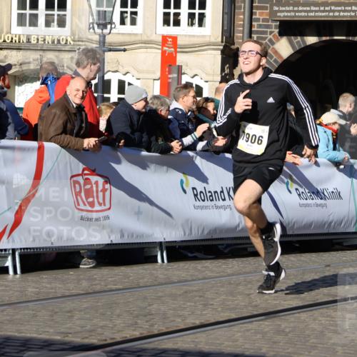 06.10.2024 - 19. swb-Marathon Bremen Strokosch-Dieckow http://msf.ph/oto/7372990 06.10.2024 10:42:52 Ziel 7128, 7197, 7259, 7906, 8228, 8313, 8481, 8905 meine-sportfotos.de