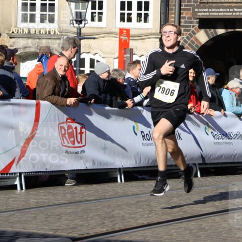 06.10.2024 - 19. swb-Marathon Bremen Strokosch-Dieckow http://msf.ph/oto/7373030 06.10.2024 10:42:52 Ziel 7128, 7197, 7259, 7906, 8228, 8313, 8481, 8905 meine-sportfotos.de