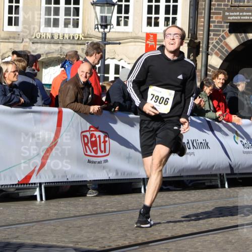 06.10.2024 - 19. swb-Marathon Bremen Strokosch-Dieckow http://msf.ph/oto/7373086 06.10.2024 10:42:52 Ziel 7128, 7197, 7259, 7906, 8228, 8313, 8481, 8905 meine-sportfotos.de