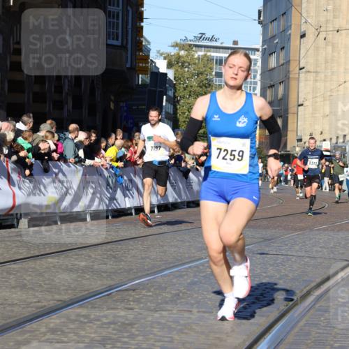 06.10.2024 - 19. swb-Marathon Bremen Strokosch-Dieckow http://msf.ph/oto/7373107 06.10.2024 10:42:56 Ziel 7197, 7259, 7283, 7650, 7771, 7906, 8228, 8313, 8905 meine-sportfotos.de