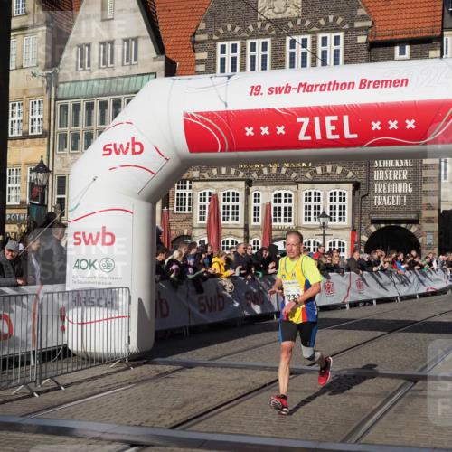 06.10.2024 - 19. swb-Marathon Bremen Luisa Fischer http://msf.ph/oto/7373150 06.10.2024 10:37:21 Ziel 7230, 7376, 8093, 8292 meine-sportfotos.de