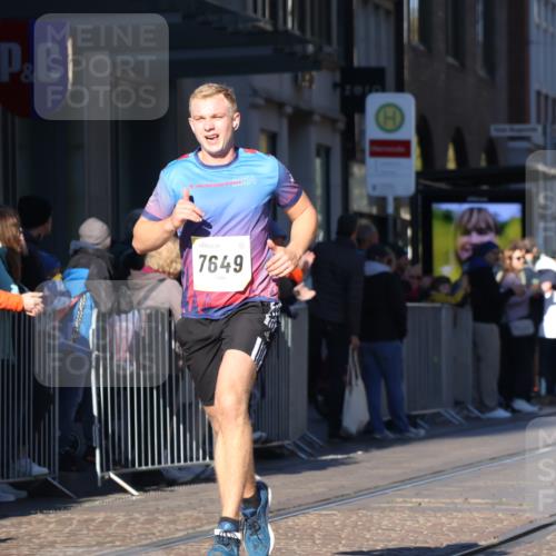 06.10.2024 - 19. swb-Marathon Bremen Strokosch-Dieckow http://msf.ph/oto/7373170 06.10.2024 10:40:01 Laufen 7649, 7738, 8120, 8220, 8390, 8447, 8544, 8726, 8784, 8974, 9052 meine-sportfotos.de