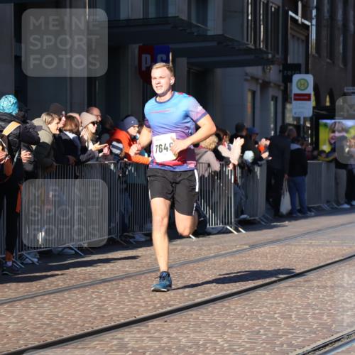 06.10.2024 - 19. swb-Marathon Bremen Strokosch-Dieckow http://msf.ph/oto/7373188 06.10.2024 10:40:01 Laufen 7649, 7738, 8120, 8220, 8390, 8447, 8544, 8726, 8784, 8974, 9052 meine-sportfotos.de