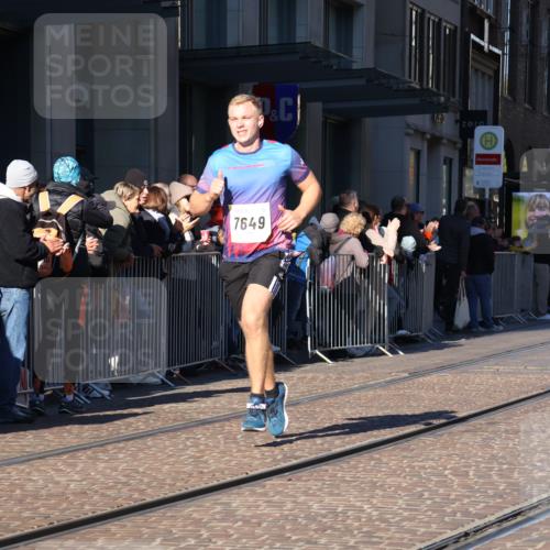 06.10.2024 - 19. swb-Marathon Bremen Strokosch-Dieckow http://msf.ph/oto/7373203 06.10.2024 10:40:01 Laufen 7649, 7738, 8120, 8220, 8390, 8447, 8544, 8726, 8784, 8974, 9052 meine-sportfotos.de