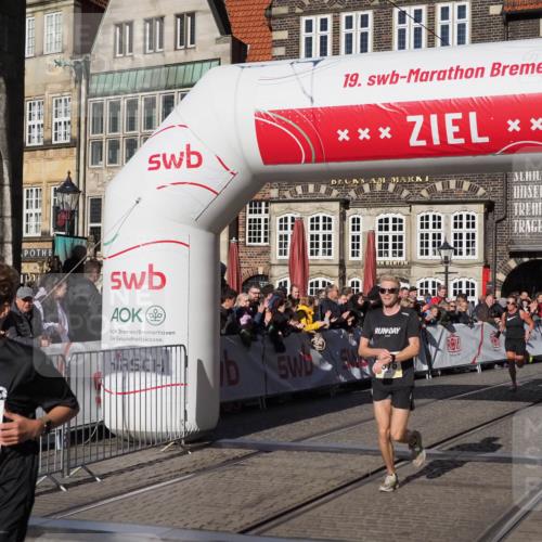 06.10.2024 - 19. swb-Marathon Bremen Luisa Fischer http://msf.ph/oto/7373279 06.10.2024 10:37:27 Ziel 7230, 7376, 8292, 8797, 8937 meine-sportfotos.de
