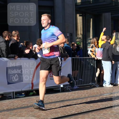 06.10.2024 - 19. swb-Marathon Bremen Strokosch-Dieckow http://msf.ph/oto/7373288 06.10.2024 10:40:03 Laufen 7649, 7738, 8120, 8220, 8390, 8447, 8544, 8726, 8784, 8974, 9052 meine-sportfotos.de
