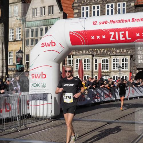 06.10.2024 - 19. swb-Marathon Bremen Luisa Fischer http://msf.ph/oto/7373323 06.10.2024 10:37:28 Ziel 7376, 8292, 8797, 8937 meine-sportfotos.de
