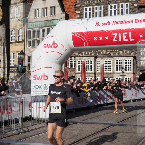 06.10.2024 - 19. swb-Marathon Bremen Luisa Fischer http://msf.ph/oto/7373338 06.10.2024 10:37:28 Ziel 7376, 8292, 8797, 8937 meine-sportfotos.de
