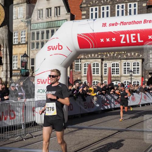 06.10.2024 - 19. swb-Marathon Bremen Luisa Fischer http://msf.ph/oto/7373361 06.10.2024 10:37:28 Ziel 7376, 8292, 8797, 8937 meine-sportfotos.de