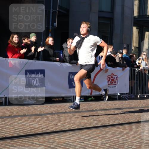 06.10.2024 - 19. swb-Marathon Bremen Strokosch-Dieckow http://msf.ph/oto/7373417 06.10.2024 10:40:10 Laufen 7738, 8120, 8180, 8220, 8390, 8544, 8726, 8784, 9052 meine-sportfotos.de