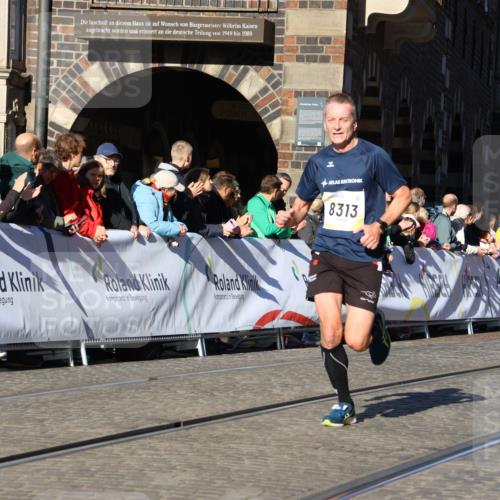 06.10.2024 - 19. swb-Marathon Bremen Strokosch-Dieckow http://msf.ph/oto/7373445 06.10.2024 10:43:02 Ziel 7141, 7197, 7283, 7571, 7650, 7756, 7771, 7826, 8228, 8313, 8905, 9061 meine-sportfotos.de