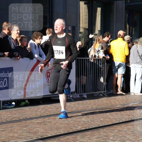 06.10.2024 - 19. swb-Marathon Bremen Strokosch-Dieckow http://msf.ph/oto/7373481 06.10.2024 10:40:21 Laufen 7196, 7738, 7743, 8120, 8180, 8220, 8329, 8383, 8390, 8544, 8642, 8726, 8784, 9019, 9052 meine-sportfotos.de