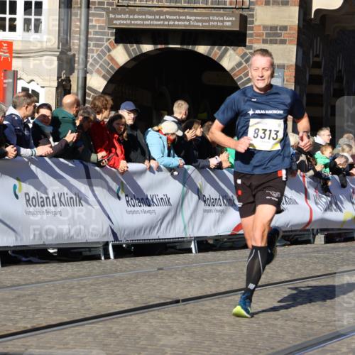 06.10.2024 - 19. swb-Marathon Bremen Strokosch-Dieckow http://msf.ph/oto/7373527 06.10.2024 10:43:02 Ziel 7141, 7197, 7283, 7571, 7650, 7756, 7771, 7826, 8228, 8313, 8905, 9061 meine-sportfotos.de