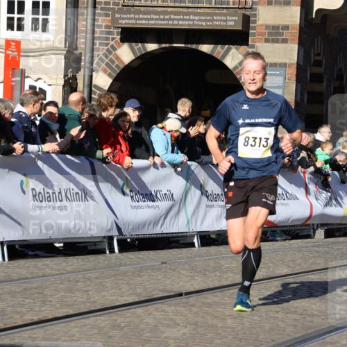 06.10.2024 - 19. swb-Marathon Bremen Strokosch-Dieckow http://msf.ph/oto/7373552 06.10.2024 10:43:02 Ziel 7141, 7197, 7283, 7571, 7650, 7756, 7771, 7826, 8228, 8313, 8905, 9061 meine-sportfotos.de