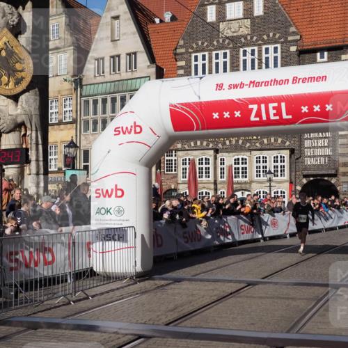 06.10.2024 - 19. swb-Marathon Bremen Luisa Fischer http://msf.ph/oto/7373577 06.10.2024 10:37:43 Ziel 7646, 7839, 8397 meine-sportfotos.de