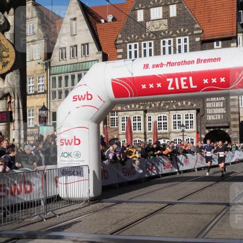 06.10.2024 - 19. swb-Marathon Bremen Luisa Fischer http://msf.ph/oto/7373666 06.10.2024 10:37:49 Ziel 7646, 7839, 7963, 8755 meine-sportfotos.de