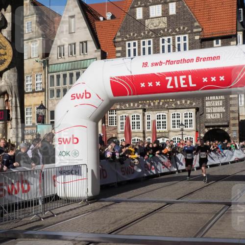 06.10.2024 - 19. swb-Marathon Bremen Luisa Fischer http://msf.ph/oto/7373695 06.10.2024 10:37:50 Ziel 7646, 7839, 7963, 8755 meine-sportfotos.de