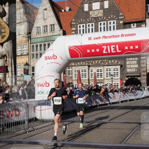 06.10.2024 - 19. swb-Marathon Bremen Luisa Fischer http://msf.ph/oto/7373813 06.10.2024 10:37:52 Ziel 7963, 8755 meine-sportfotos.de