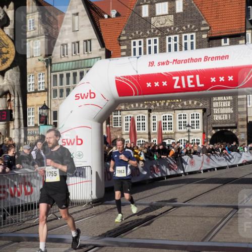 06.10.2024 - 19. swb-Marathon Bremen Luisa Fischer http://msf.ph/oto/7373825 06.10.2024 10:37:53 Ziel 7963, 8755 meine-sportfotos.de