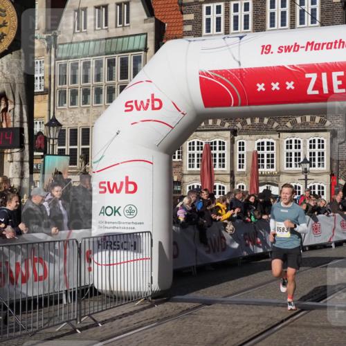 06.10.2024 - 19. swb-Marathon Bremen Luisa Fischer http://msf.ph/oto/7373941 06.10.2024 10:38:13 Ziel 7019, 8583 meine-sportfotos.de