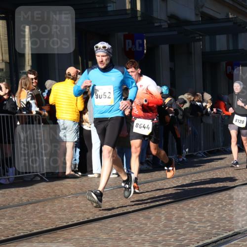 06.10.2024 - 19. swb-Marathon Bremen Strokosch-Dieckow http://msf.ph/oto/7373976 06.10.2024 10:40:34 Laufen 7196, 7743, 7964, 8095, 8120, 8180, 8220, 8329, 8331, 8383, 8544, 8571, 8642, 8656, 8831, 9019, 9052 meine-sportfotos.de