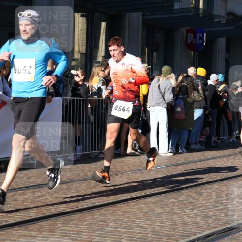 06.10.2024 - 19. swb-Marathon Bremen Strokosch-Dieckow http://msf.ph/oto/7374033 06.10.2024 10:40:35 Laufen 7196, 7743, 7964, 8095, 8120, 8180, 8329, 8331, 8383, 8544, 8571, 8642, 8656, 8831, 9019, 9052 meine-sportfotos.de