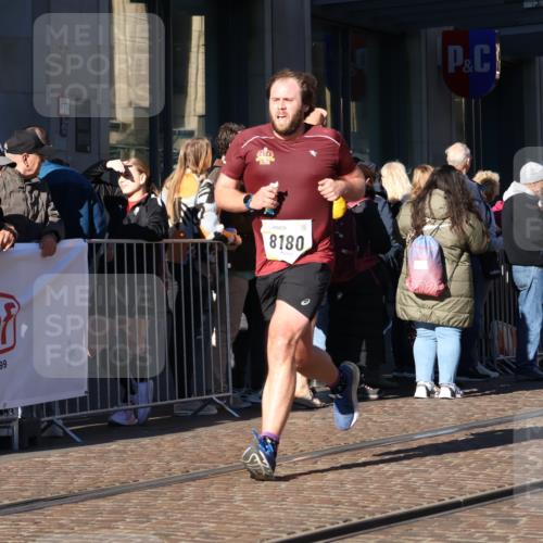 06.10.2024 - 19. swb-Marathon Bremen Strokosch-Dieckow http://msf.ph/oto/7374225 06.10.2024 10:40:39 Laufen 7196, 7743, 7964, 8095, 8120, 8180, 8329, 8331, 8383, 8544, 8571, 8642, 8656, 8831, 9019 meine-sportfotos.de