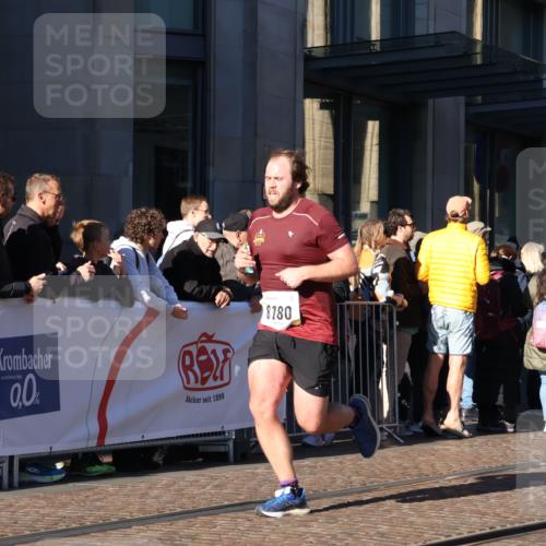 06.10.2024 - 19. swb-Marathon Bremen Strokosch-Dieckow http://msf.ph/oto/7374245 06.10.2024 10:40:39 Laufen 7196, 7743, 7964, 8095, 8120, 8180, 8329, 8331, 8383, 8544, 8571, 8642, 8656, 8831, 9019 meine-sportfotos.de