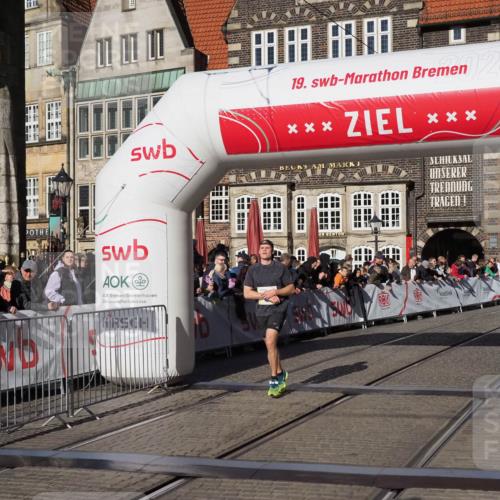 06.10.2024 - 19. swb-Marathon Bremen Luisa Fischer http://msf.ph/oto/7374288 06.10.2024 10:39:11 Ziel 7655, 7993 meine-sportfotos.de