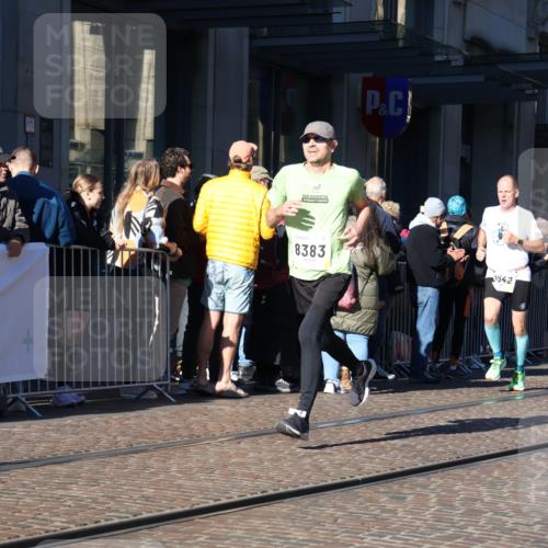06.10.2024 - 19. swb-Marathon Bremen Strokosch-Dieckow http://msf.ph/oto/7374330 06.10.2024 10:40:49 Laufen 7196, 7743, 7964, 8095, 8329, 8331, 8383, 8571, 8642, 8656, 8831, 9019 meine-sportfotos.de