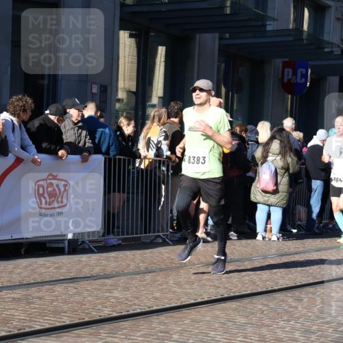 06.10.2024 - 19. swb-Marathon Bremen Strokosch-Dieckow http://msf.ph/oto/7374349 06.10.2024 10:40:50 Laufen 7196, 7743, 7964, 8095, 8329, 8331, 8383, 8571, 8642, 8656, 8831, 9019 meine-sportfotos.de