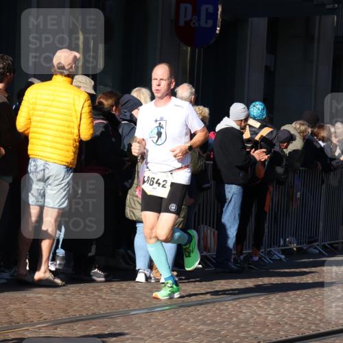 06.10.2024 - 19. swb-Marathon Bremen Strokosch-Dieckow http://msf.ph/oto/7374367 06.10.2024 10:40:50 Laufen 7196, 7743, 7964, 8095, 8329, 8331, 8383, 8571, 8642, 8656, 8831, 9019 meine-sportfotos.de