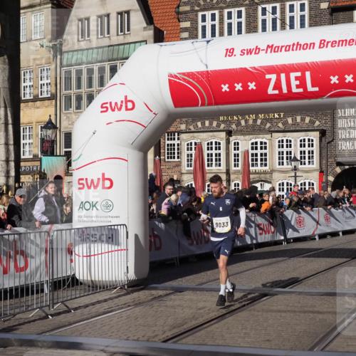 06.10.2024 - 19. swb-Marathon Bremen Luisa Fischer http://msf.ph/oto/7374454 06.10.2024 10:39:33 Ziel 7105, 7157, 8275, 9033 meine-sportfotos.de