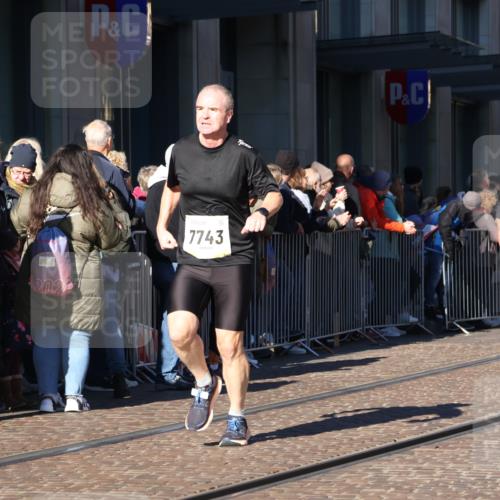 06.10.2024 - 19. swb-Marathon Bremen Strokosch-Dieckow http://msf.ph/oto/7374494 06.10.2024 10:40:54 Laufen 7196, 7743, 7964, 8095, 8329, 8331, 8571, 8642, 8656, 8831, 9019 meine-sportfotos.de