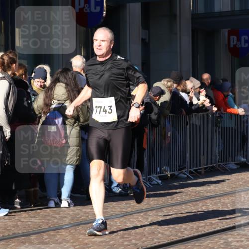 06.10.2024 - 19. swb-Marathon Bremen Strokosch-Dieckow http://msf.ph/oto/7374511 06.10.2024 10:40:54 Laufen 7196, 7743, 7964, 8095, 8329, 8331, 8571, 8642, 8656, 8831, 9019 meine-sportfotos.de