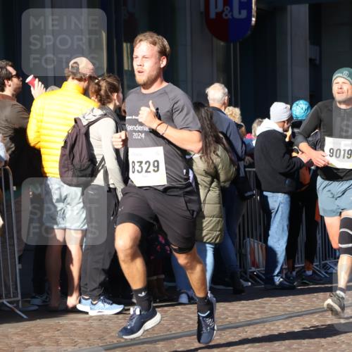 06.10.2024 - 19. swb-Marathon Bremen Strokosch-Dieckow http://msf.ph/oto/7374585 06.10.2024 10:40:56 Laufen 7196, 7743, 7964, 8095, 8329, 8331, 8517, 8571, 8656, 8831, 9019 meine-sportfotos.de