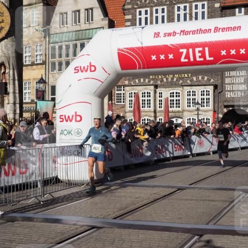 06.10.2024 - 19. swb-Marathon Bremen Luisa Fischer http://msf.ph/oto/7374612 06.10.2024 10:39:43 Ziel 7105, 8511, 9056 meine-sportfotos.de