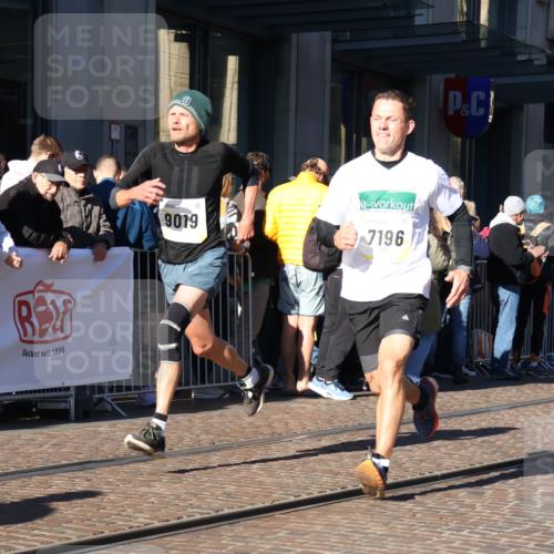 06.10.2024 - 19. swb-Marathon Bremen Strokosch-Dieckow http://msf.ph/oto/7374650 06.10.2024 10:40:58 Laufen 7196, 7743, 7964, 8095, 8329, 8331, 8517, 8571, 8656, 8831, 9019 meine-sportfotos.de