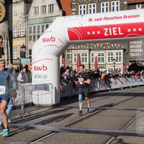 06.10.2024 - 19. swb-Marathon Bremen Luisa Fischer http://msf.ph/oto/7374696 06.10.2024 10:39:45 Ziel 8511, 9056 meine-sportfotos.de