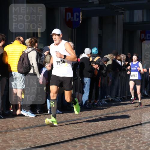 06.10.2024 - 19. swb-Marathon Bremen Strokosch-Dieckow http://msf.ph/oto/7374706 06.10.2024 10:41:00 Laufen 7964, 8095, 8331, 8517, 8571, 8656, 8831, 9019 meine-sportfotos.de