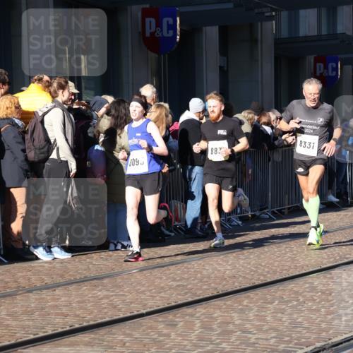 06.10.2024 - 19. swb-Marathon Bremen Strokosch-Dieckow http://msf.ph/oto/7374801 06.10.2024 10:41:01 Laufen 7964, 8095, 8331, 8517, 8571, 8656, 8831, 9019 meine-sportfotos.de