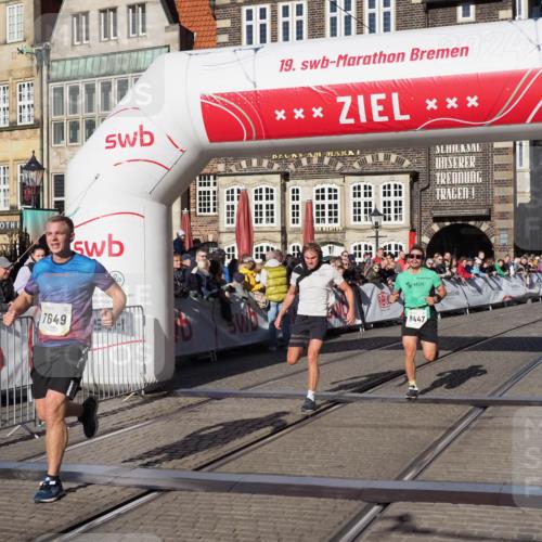 06.10.2024 - 19. swb-Marathon Bremen Luisa Fischer http://msf.ph/oto/7374808 06.10.2024 10:40:19 Ziel 7649, 8447, 8974 meine-sportfotos.de