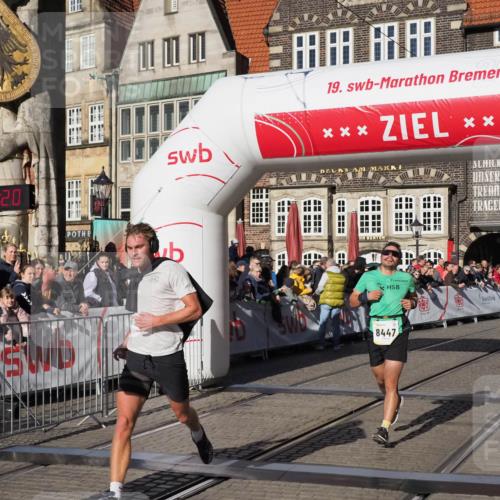 06.10.2024 - 19. swb-Marathon Bremen Luisa Fischer http://msf.ph/oto/7374869 06.10.2024 10:40:20 Ziel 7649, 8447, 8974 meine-sportfotos.de
